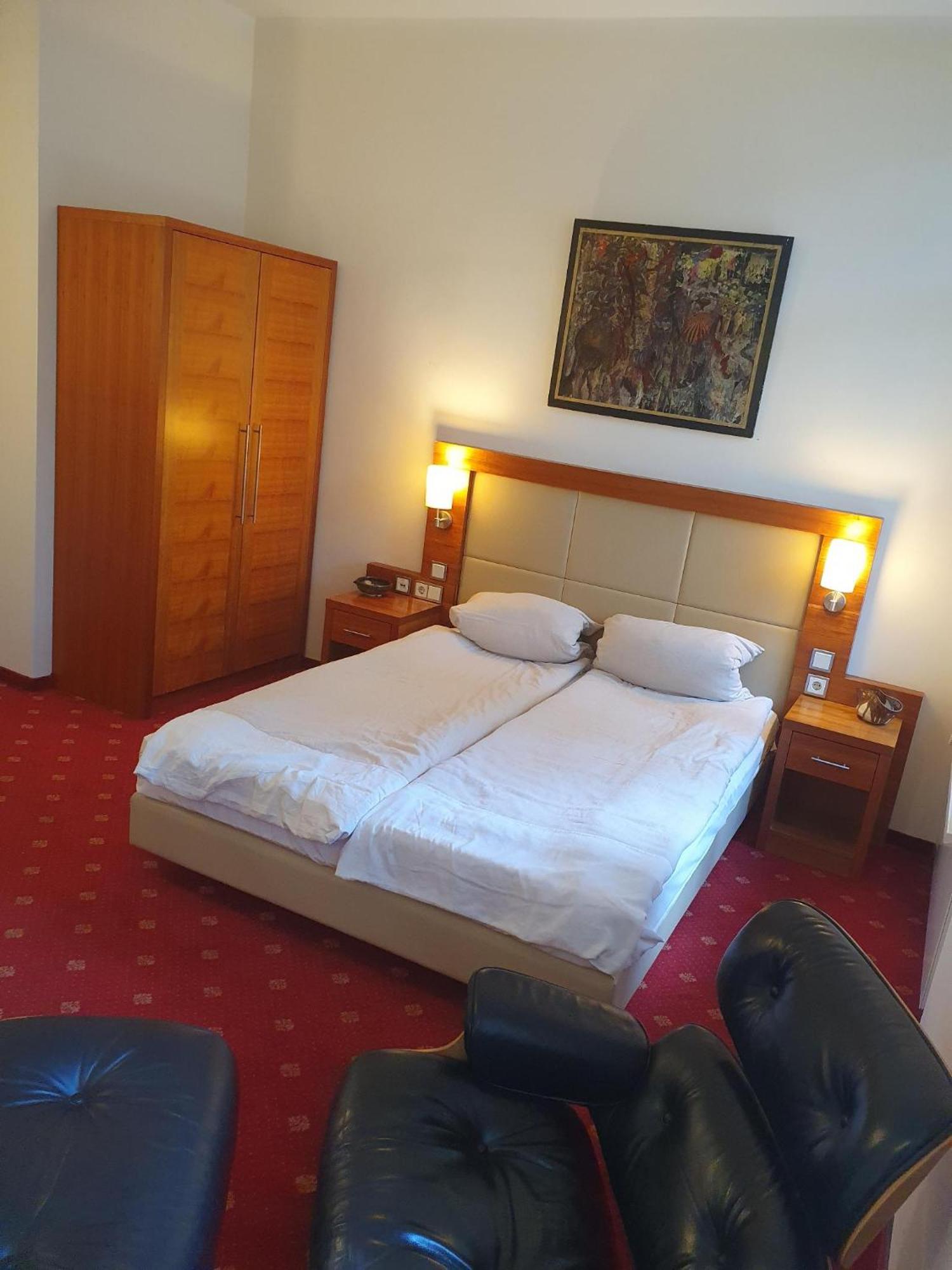 Die Villa, Zimmer 26, Dz Leverkusen Eksteriør billede