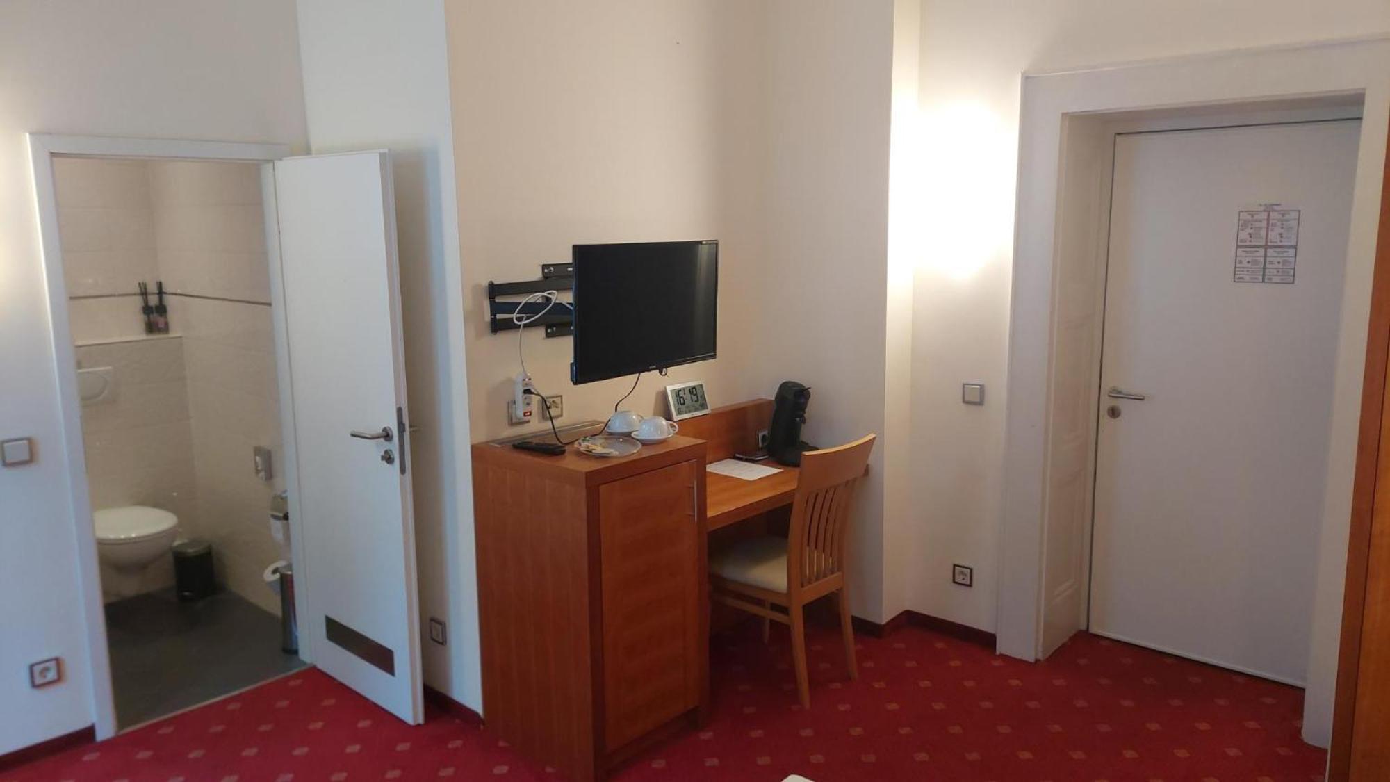 Die Villa, Zimmer 26, Dz Leverkusen Eksteriør billede