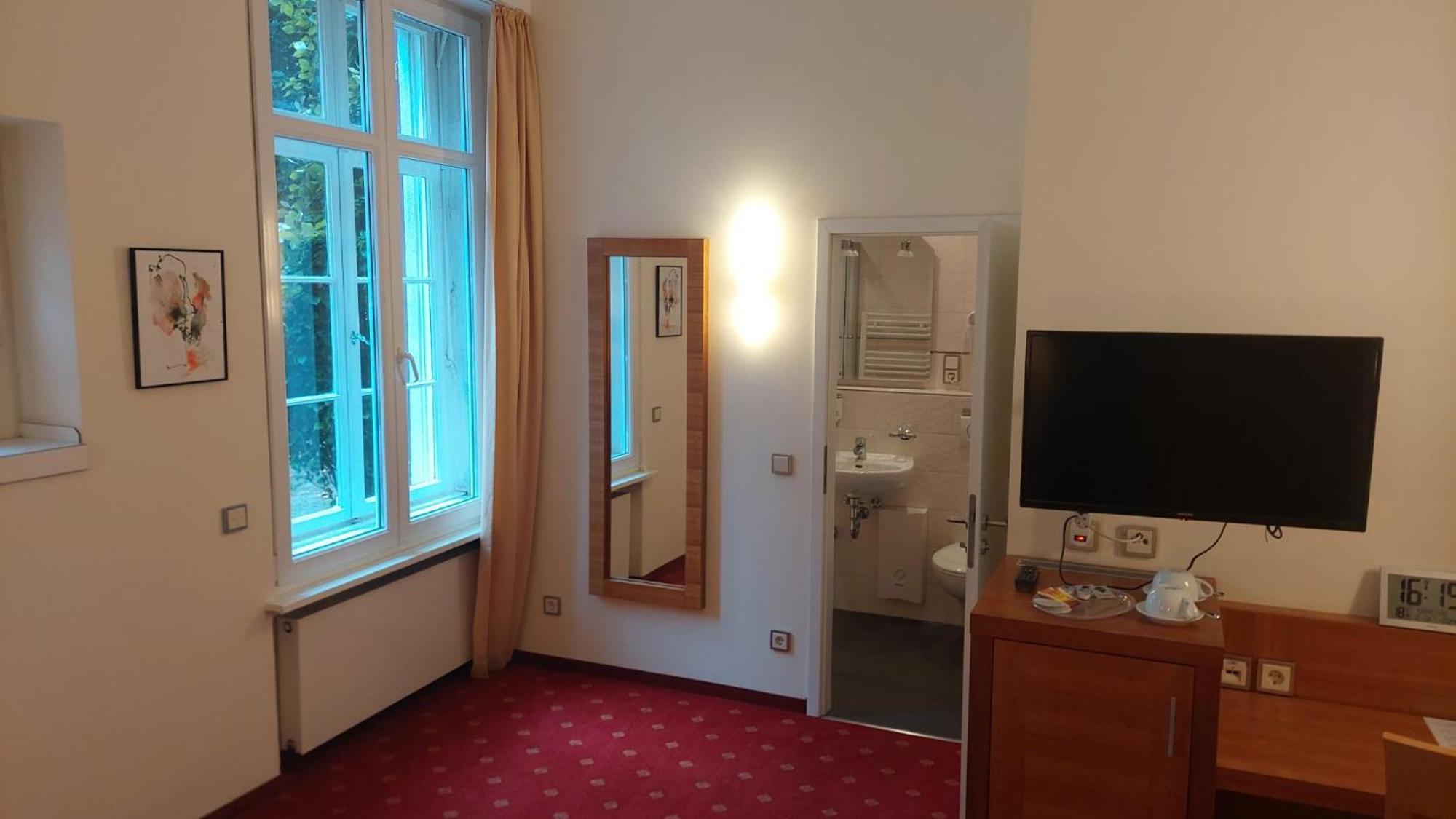 Die Villa, Zimmer 26, Dz Leverkusen Eksteriør billede